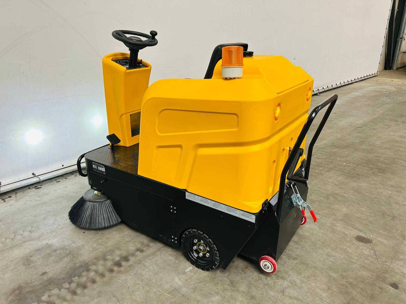 SW80 - Utcaseprő gép: 4 kép. SW80 - Utcaseprő gép: 4 kép.