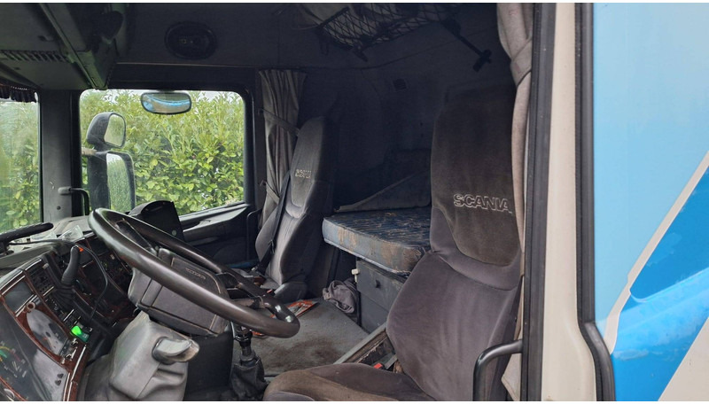 Scania R144 GB 6X2 NA 90190 - Cserefelépítményes teherautó: 5 kép. Scania R144 GB 6X2 NA 90190 - Cserefelépítményes teherautó: 5 kép.