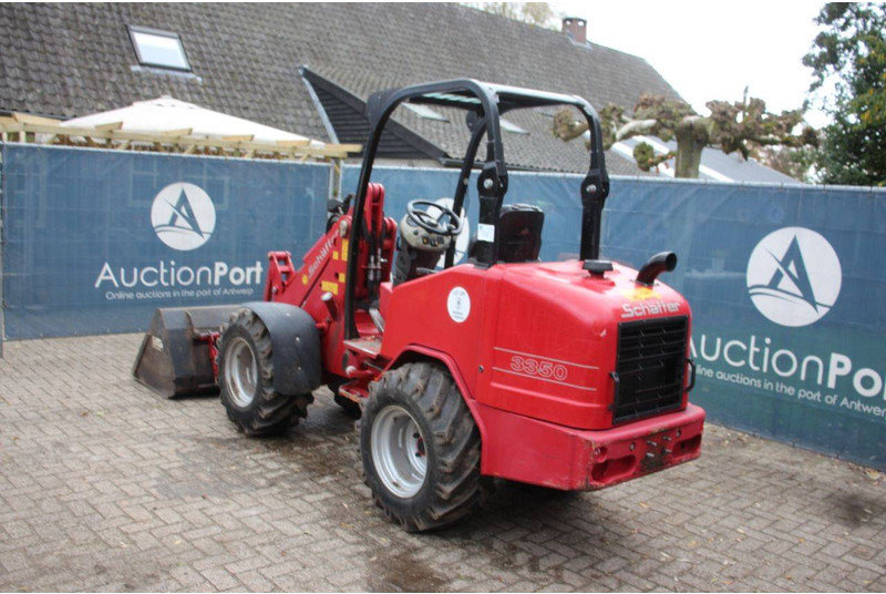 Schäffer 3350 - Gumikerekes homlokrakodó: 3 kép. Schäffer 3350 - Gumikerekes homlokrakodó: 3 kép.