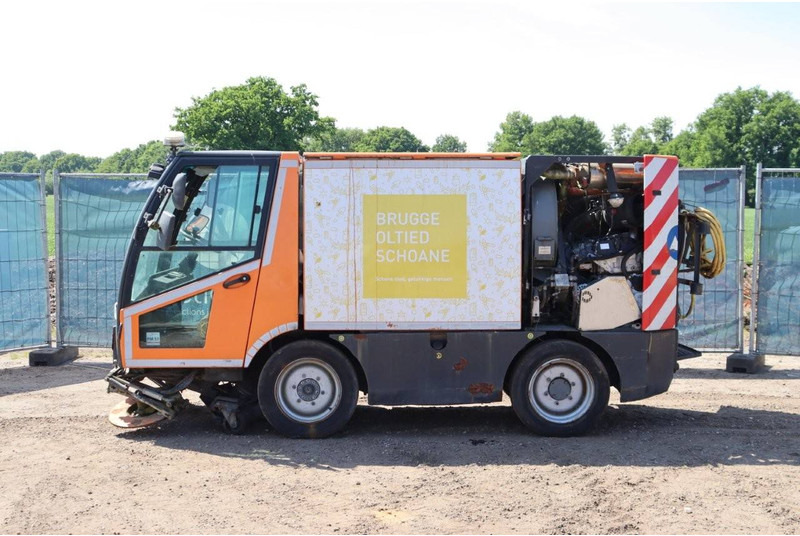 Schmidt MFH 2500 Typ:11 - Utcaseprő gép: 2 kép. Schmidt MFH 2500 Typ:11 - Utcaseprő gép: 2 kép.