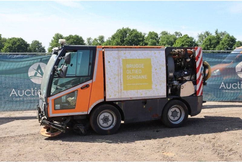 Schmidt MFH 2500 Typ:11 - Utcaseprő gép: 1 kép. Schmidt MFH 2500 Typ:11 - Utcaseprő gép: 1 kép.