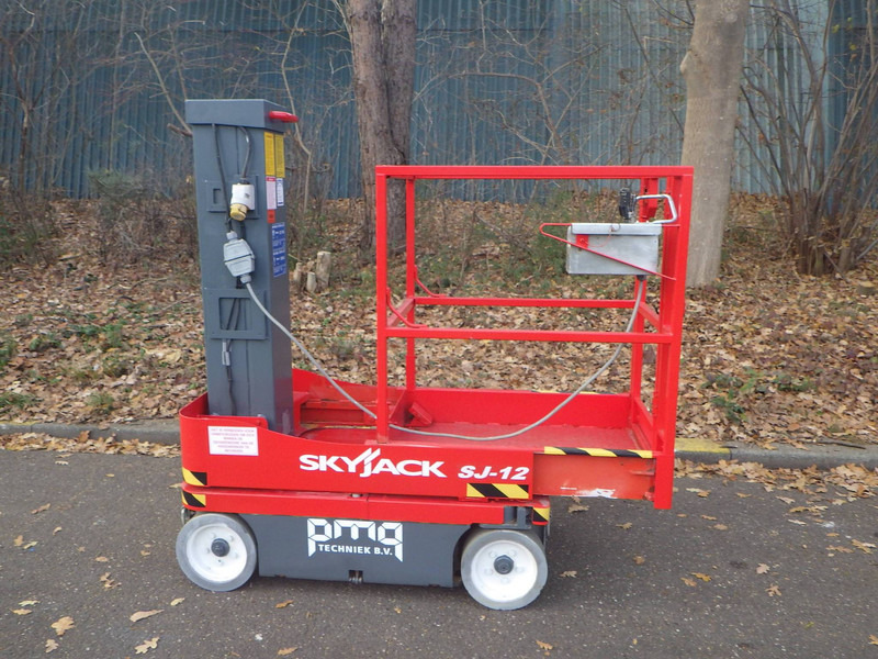 Skyjack SJ12 - Emelő: 2 kép. Skyjack SJ12 - Emelő: 2 kép.