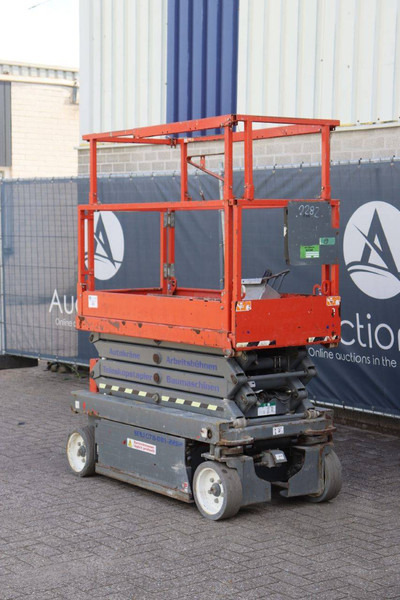 Skyjack SJIII 3219 - Ollós emelő: 4 kép. Skyjack SJIII 3219 - Ollós emelő: 4 kép.