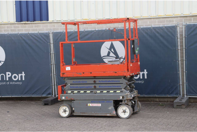 Skyjack SJIII 3219 - Ollós emelő: 3 kép. Skyjack SJIII 3219 - Ollós emelő: 3 kép.