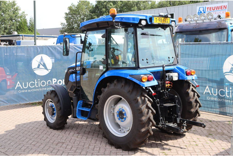 Solis 50 STAGE V 4WD - Traktor: 4 kép. Solis 50 STAGE V 4WD - Traktor: 4 kép.