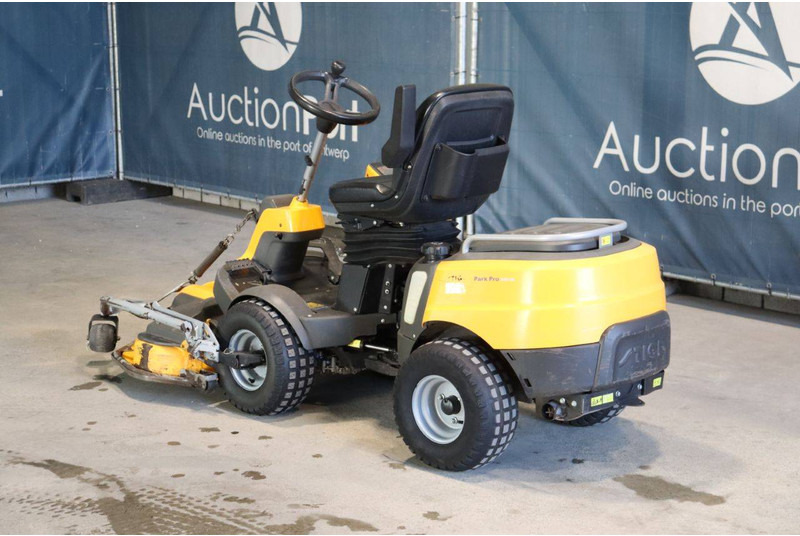 Stiga Park Pro 540 IX - Kerti fűkasza: 3 kép. Stiga Park Pro 540 IX - Kerti fűkasza: 3 kép.