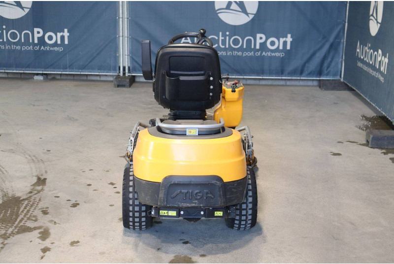 Stiga Park Pro 540 IX - Kerti fűkasza: 4 kép. Stiga Park Pro 540 IX - Kerti fűkasza: 4 kép.