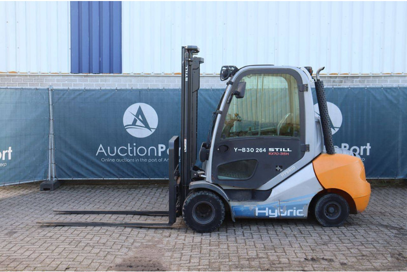 Still RX70-35H - Villás targonca: 2 kép. Still RX70-35H - Villás targonca: 2 kép.