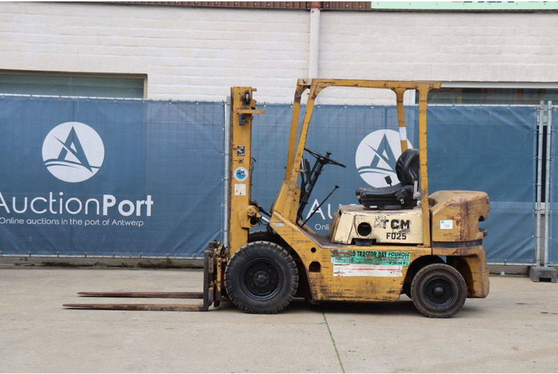 TCM FD25 - Dízel targonca: 2 kép. TCM FD25 - Dízel targonca: 2 kép.