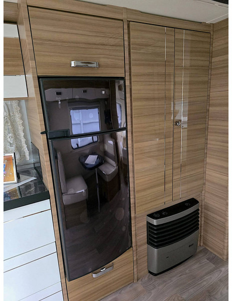 Lakókocsi Tabbert Bellini: 16 kép. Lakókocsi Tabbert Bellini: 16 kép.