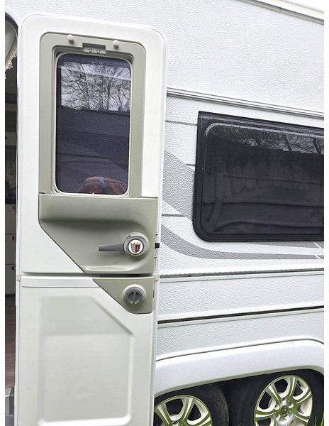 Lakókocsi Tabbert Bellini: 8 kép. Lakókocsi Tabbert Bellini: 8 kép.