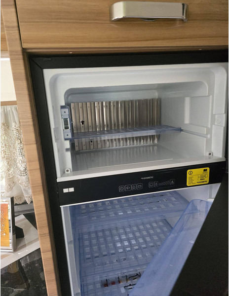 Lakókocsi Tabbert Bellini: 19 kép. Lakókocsi Tabbert Bellini: 19 kép.