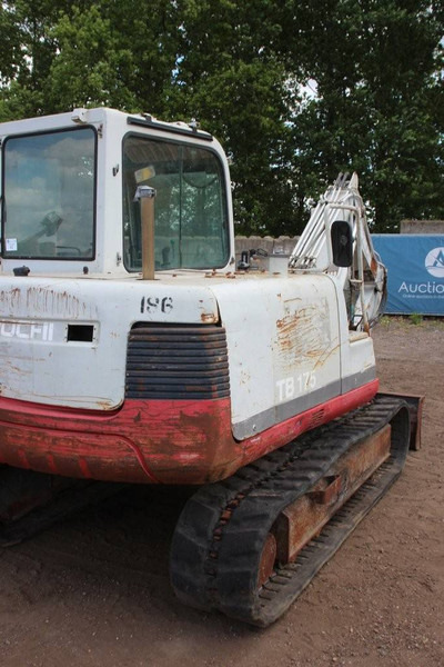 Takeuchi TB 175 - Lánctalpas kotró: 5 kép. Takeuchi TB 175 - Lánctalpas kotró: 5 kép.