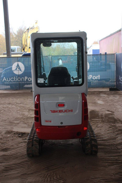 Takeuchi TB216 - Minikotró: 4 kép. Takeuchi TB216 - Minikotró: 4 kép.