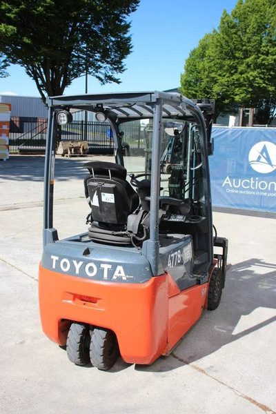 Toyota 8FBE16T - Elektromos targonca: 5 kép. Toyota 8FBE16T - Elektromos targonca: 5 kép.