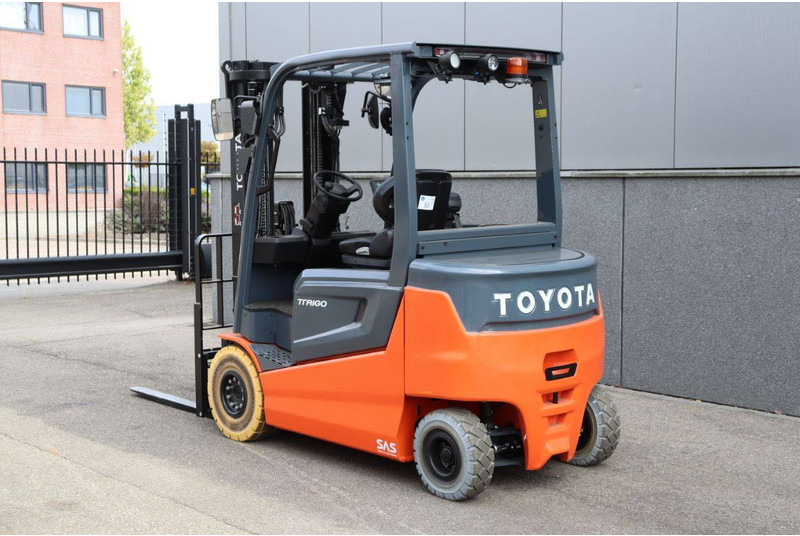 Toyota 9FBM25T - Elektromos targonca: 4 kép. Toyota 9FBM25T - Elektromos targonca: 4 kép.