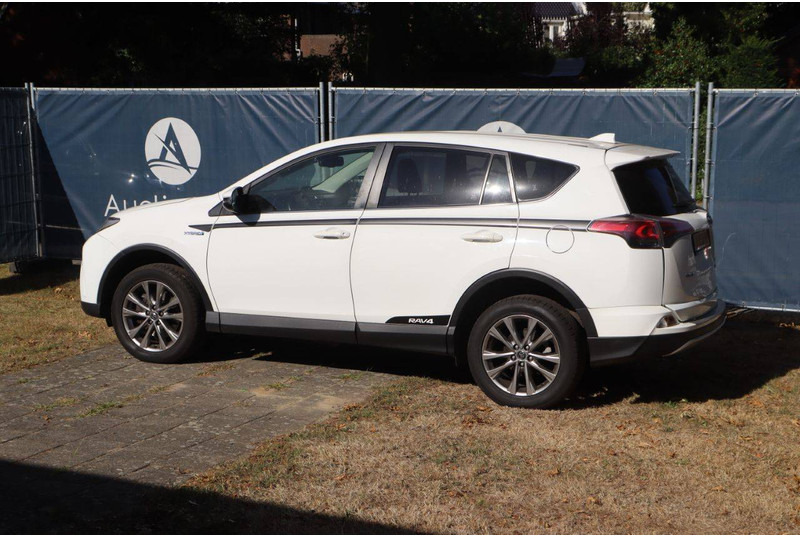 Toyota RAV4 - Terepjáró/ SUV: 3 kép. Toyota RAV4 - Terepjáró/ SUV: 3 kép.