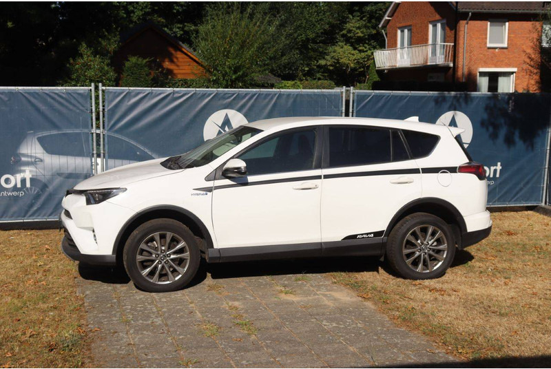 Toyota RAV4 - Terepjáró/ SUV: 1 kép. Toyota RAV4 - Terepjáró/ SUV: 1 kép.