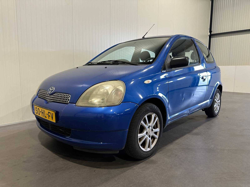 Toyota Yaris - Szedán: 1 kép. Toyota Yaris - Szedán: 1 kép.