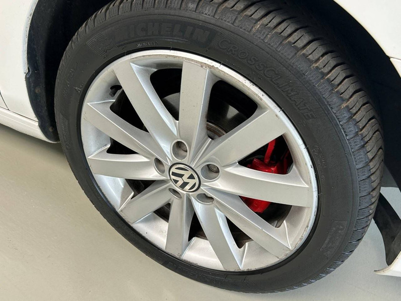 Volkswagen GOLF 1.6 TDI HIGHLINE - Szedán: 5 kép. Volkswagen GOLF 1.6 TDI HIGHLINE - Szedán: 5 kép.