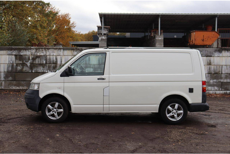 Volkswagen TRANSPORTER KAMPEERAUTO - Kempingautó: 2 kép. Volkswagen TRANSPORTER KAMPEERAUTO - Kempingautó: 2 kép.