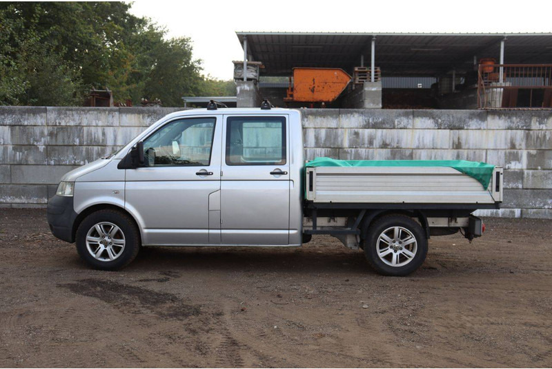 Volkswagen Transporter 7JD-AXA2D - Furgon: 2 kép. Volkswagen Transporter 7JD-AXA2D - Furgon: 2 kép.