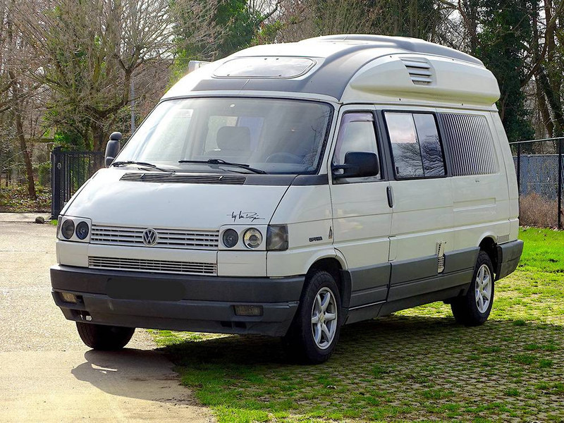Volkswagen Transporter (T4) 'Dehler' Optima 5.4 (2.4L Diesel) - Kempingautó: 5 kép. Volkswagen Transporter (T4) 'Dehler' Optima 5.4 (2.4L Diesel) - Kempingautó: 5 kép.