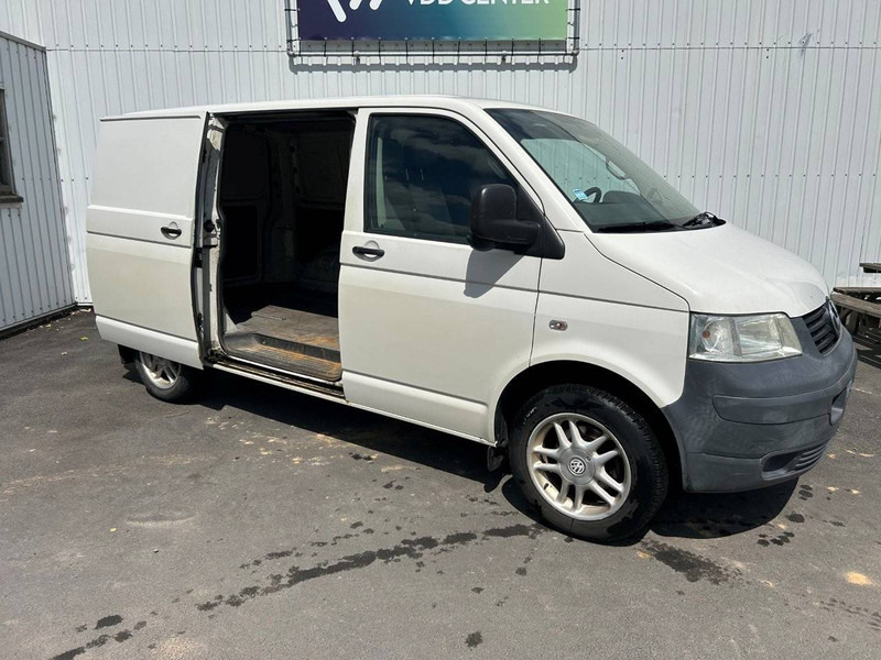 Volkswagen Transporter T5 - Furgon: 1 kép. Volkswagen Transporter T5 - Furgon: 1 kép.