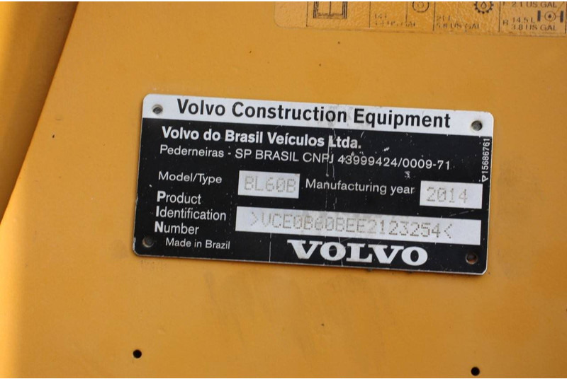 Kotrórakodó Volvo BL60B: 14 kép. Kotrórakodó Volvo BL60B: 14 kép.