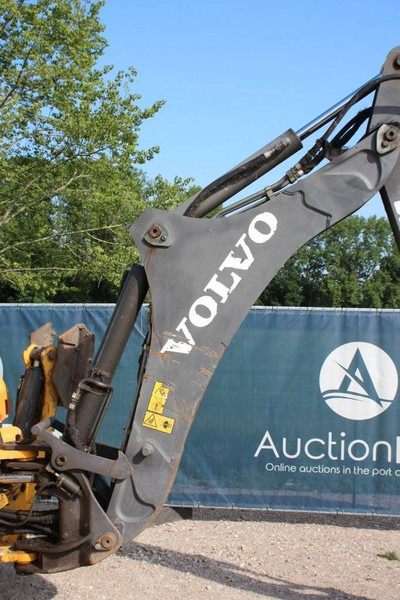 Kotrórakodó Volvo BL60B: 18 kép. Kotrórakodó Volvo BL60B: 18 kép.