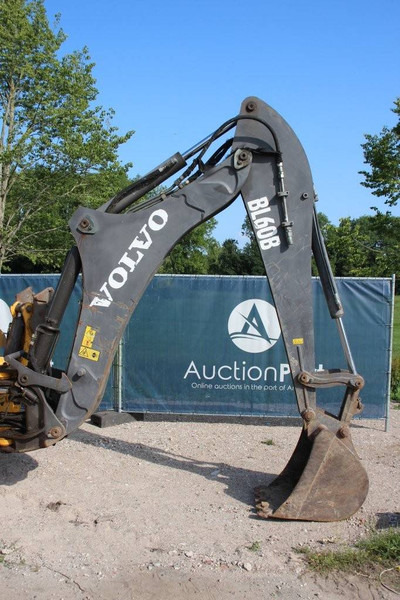 Kotrórakodó Volvo BL60B: 16 kép. Kotrórakodó Volvo BL60B: 16 kép.