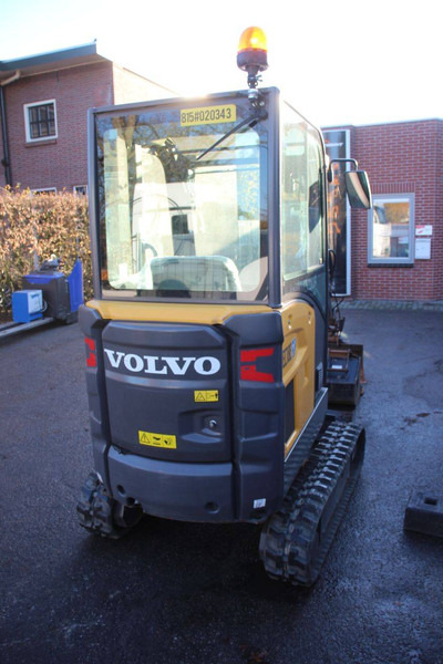 Volvo EC18E - Lánctalpas kotró: 5 kép. Volvo EC18E - Lánctalpas kotró: 5 kép.