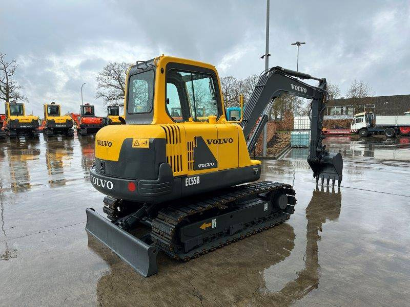 Volvo EC55B - Lánctalpas kotró: 4 kép. Volvo EC55B - Lánctalpas kotró: 4 kép.