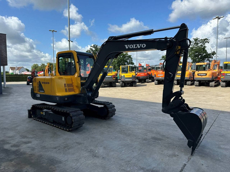 Volvo EC55B - Lánctalpas kotró: 3 kép. Volvo EC55B - Lánctalpas kotró: 3 kép.