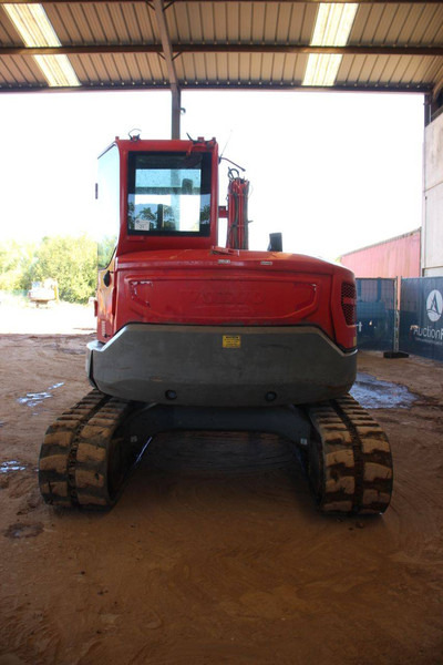 Volvo ECR88D - Lánctalpas kotró: 4 kép. Volvo ECR88D - Lánctalpas kotró: 4 kép.