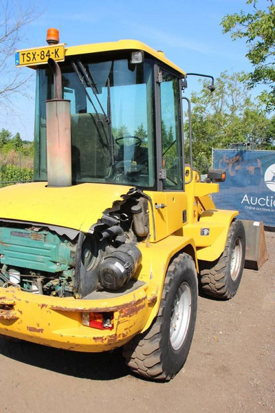 Volvo L30B-Z/X - Gumikerekes homlokrakodó: 5 kép. Volvo L30B-Z/X - Gumikerekes homlokrakodó: 5 kép.