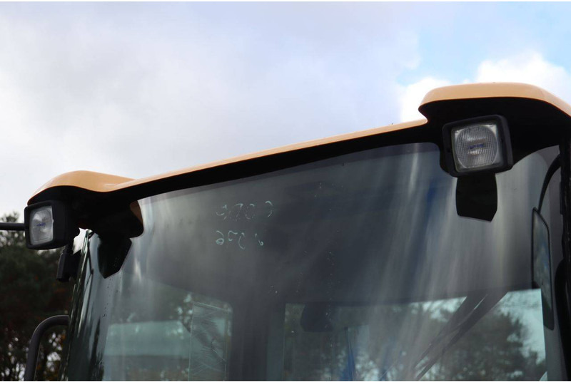 Gumikerekes homlokrakodó Volvo L30G: 15 kép.