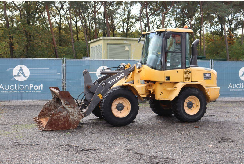 Volvo L35G - Gumikerekes homlokrakodó: 1 kép. Volvo L35G - Gumikerekes homlokrakodó: 1 kép.