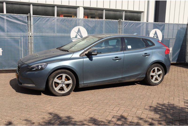 Volvo V40 D2 - Szedán: 1 kép. Volvo V40 D2 - Szedán: 1 kép.