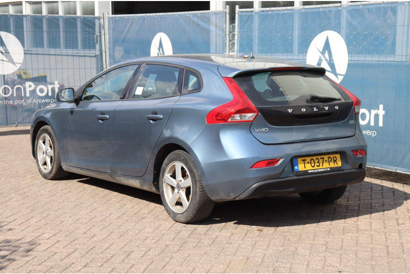 Volvo V40 D2 - Szedán: 4 kép. Volvo V40 D2 - Szedán: 4 kép.