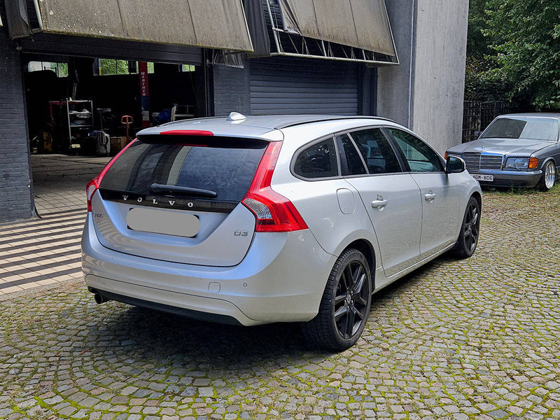 Volvo V60 D3 - Szedán: 5 kép. Volvo V60 D3 - Szedán: 5 kép.
