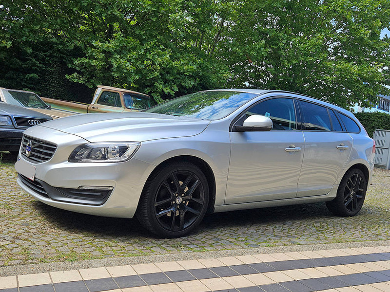 Volvo V60 D3 - Szedán: 2 kép. Volvo V60 D3 - Szedán: 2 kép.