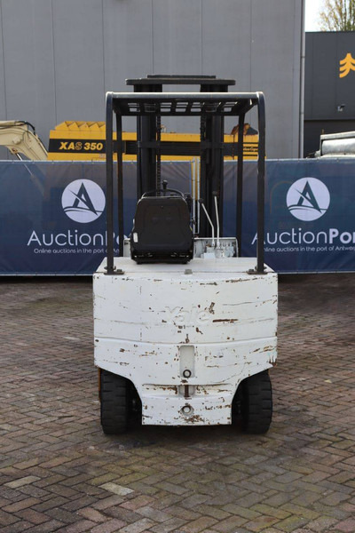 Yale  - Elektromos targonca: 5 kép. Yale  - Elektromos targonca: 5 kép.