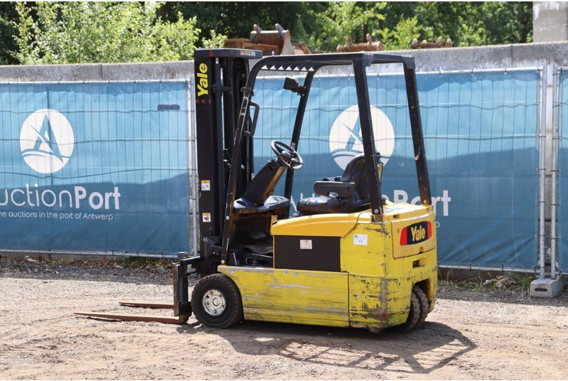 Yale ERP16ATF (SWB) E2130 - Elektromos targonca: 3 kép. Yale ERP16ATF (SWB) E2130 - Elektromos targonca: 3 kép.