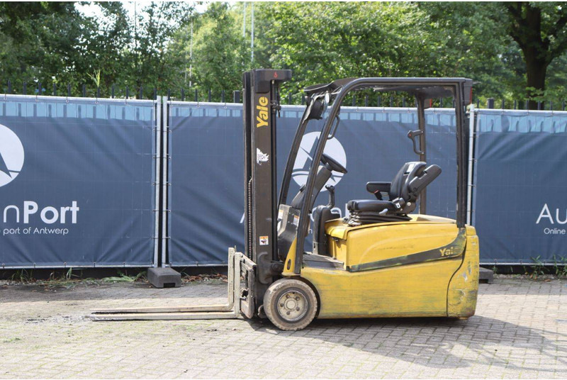 Yale ERP18VT - Elektromos targonca: 1 kép. Yale ERP18VT - Elektromos targonca: 1 kép.