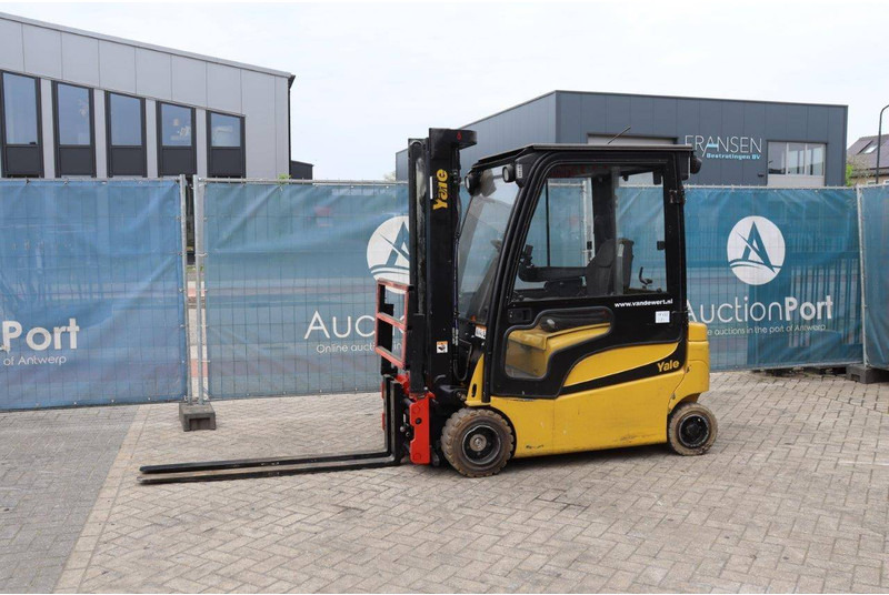 Yale ERP20VF - Elektromos targonca: 1 kép. Yale ERP20VF - Elektromos targonca: 1 kép.