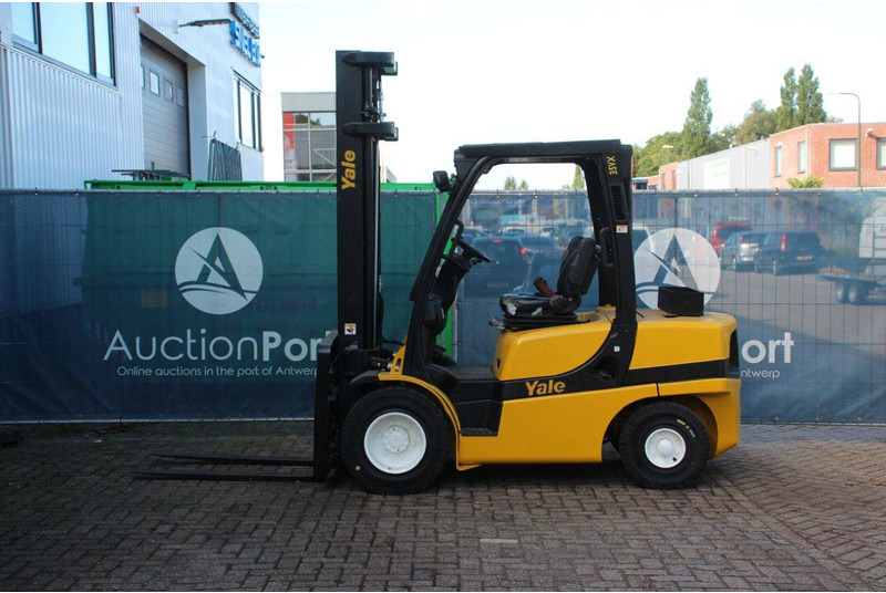 Yale GDP35VX E2795 - Dízel targonca: 2 kép. Yale GDP35VX E2795 - Dízel targonca: 2 kép.