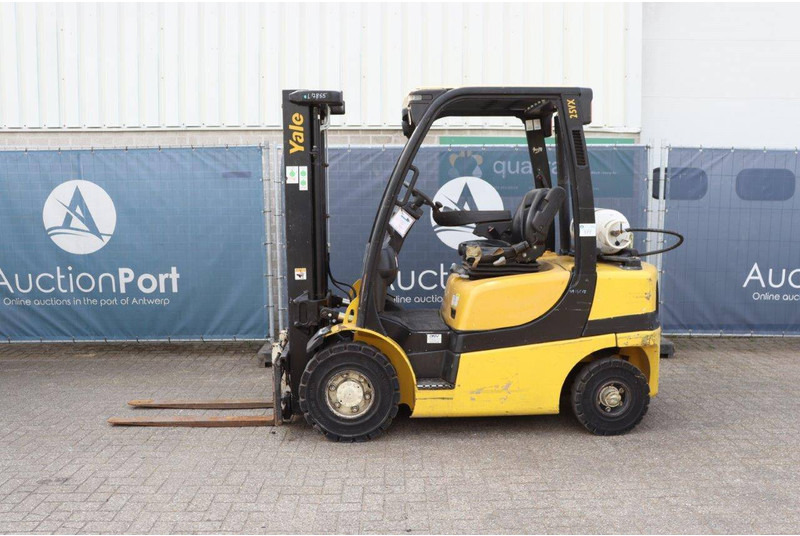 Yale GLP25VX F2170 - Gázüzemű targonca: 2 kép. Yale GLP25VX F2170 - Gázüzemű targonca: 2 kép.