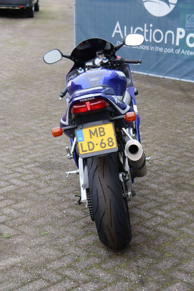 Yamaha YZF-R6 - Motorkerékpár: 5 kép. Yamaha YZF-R6 - Motorkerékpár: 5 kép.