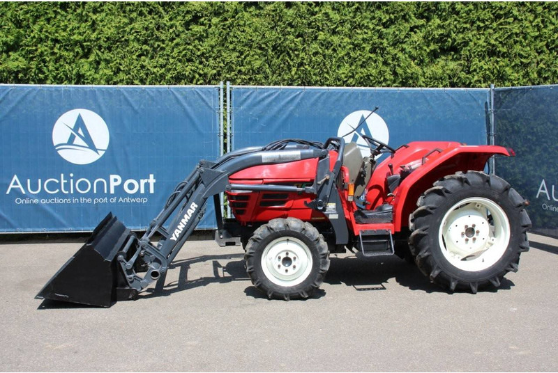 Yanmar AF270 - Traktor: 1 kép. Yanmar AF270 - Traktor: 1 kép.